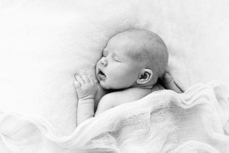 Newborn photoshoot sona kalabova