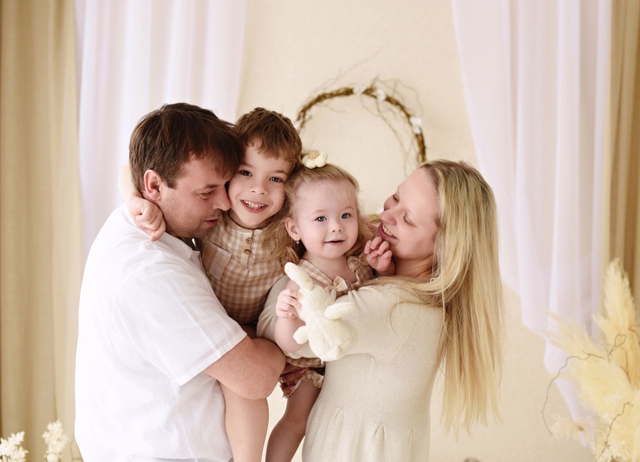Rodinné atelierove fotenie PAMAS FOTO Sona Kalabova Rodinné atelierove fotenie PAMAS FOTO Sona Kalabova