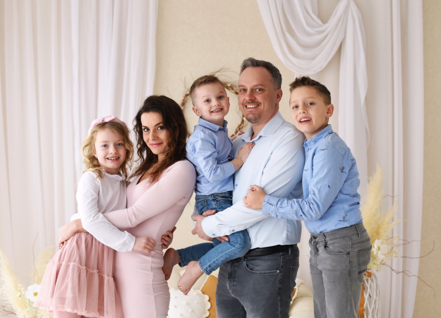 Rodinné atelierove fotenie PAMAS FOTO Sona Kalabova Rodinné atelierove fotenie PAMAS FOTO Sona Kalabova