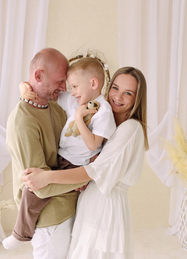Rodinné atelierove fotenie PAMAS FOTO Sona Kalabova Rodinné atelierove fotenie PAMAS FOTO Sona Kalabova